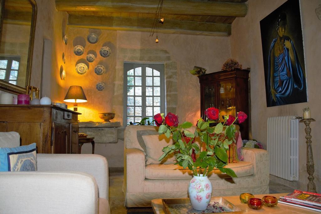 Bed and Breakfast La Maison Des Lauriers Arpaillargues-et-Aureillac Exterior foto